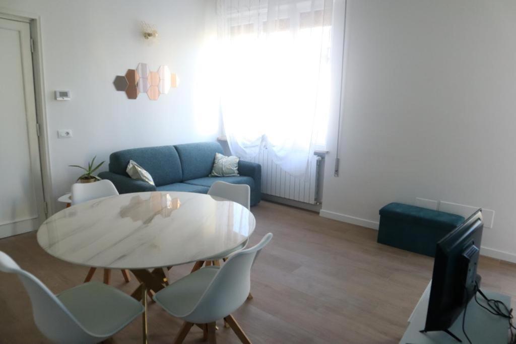 Santa Maria Novella - Golden Lily Florence, City Center Apartment Kültér fotó