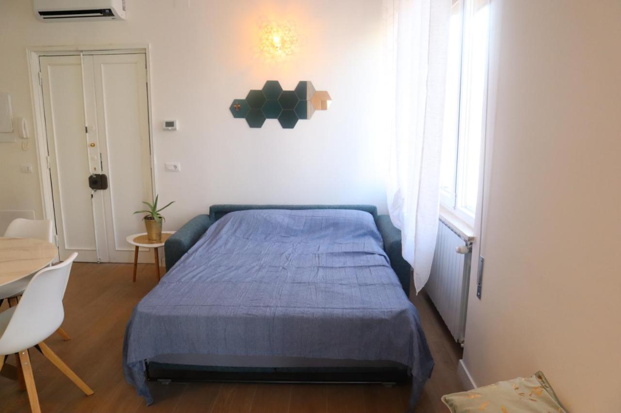 Santa Maria Novella - Golden Lily Florence, City Center Apartment Kültér fotó